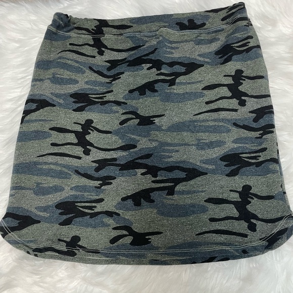 | Sundry | Green Camo Saturday Skirt, Camouflage Mini Knit Skirt. Size 1. - Picture 4 of 8